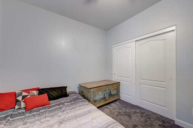 Building Photo - 4 Bedroom With a Pool in North Las Vegas- ...