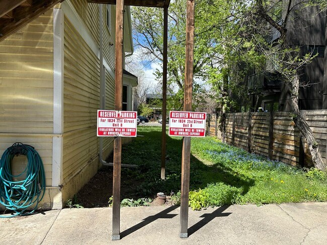 Building Photo - Spacious 4 bedroom Historic House - Available for Fall 2026-2027!