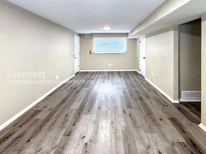 Building Photo - 13773 E 32nd Pl