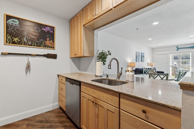 Building Photo - 2750 Ocean Shore Blvd