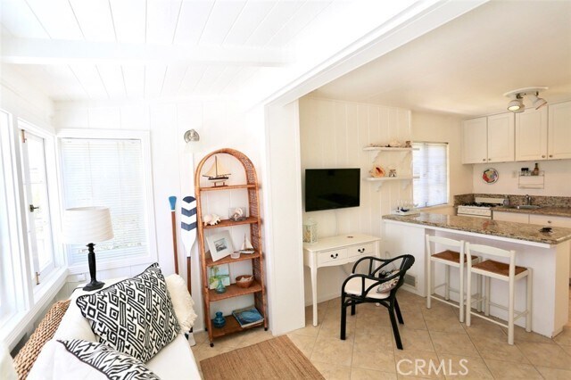 Building Photo - 460 St Ann's Dr