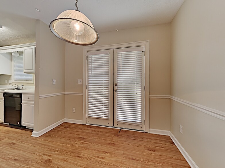 Building Photo - 105 Unity Cove