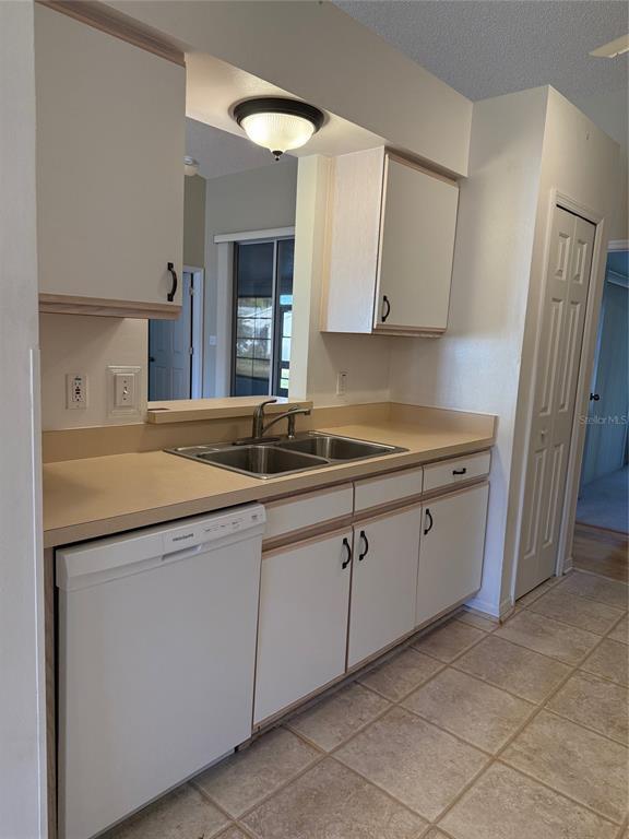 Building Photo - 4501 River Ridge Dr