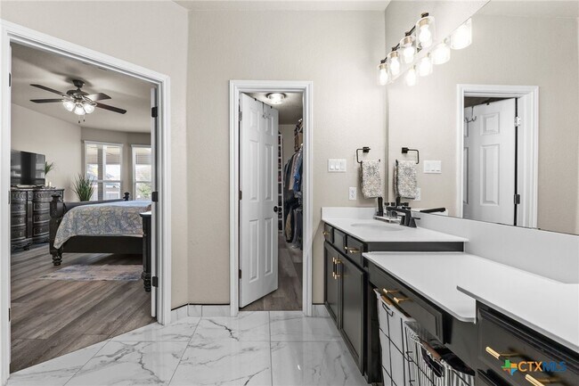 Building Photo - 7807 Zircon Dr