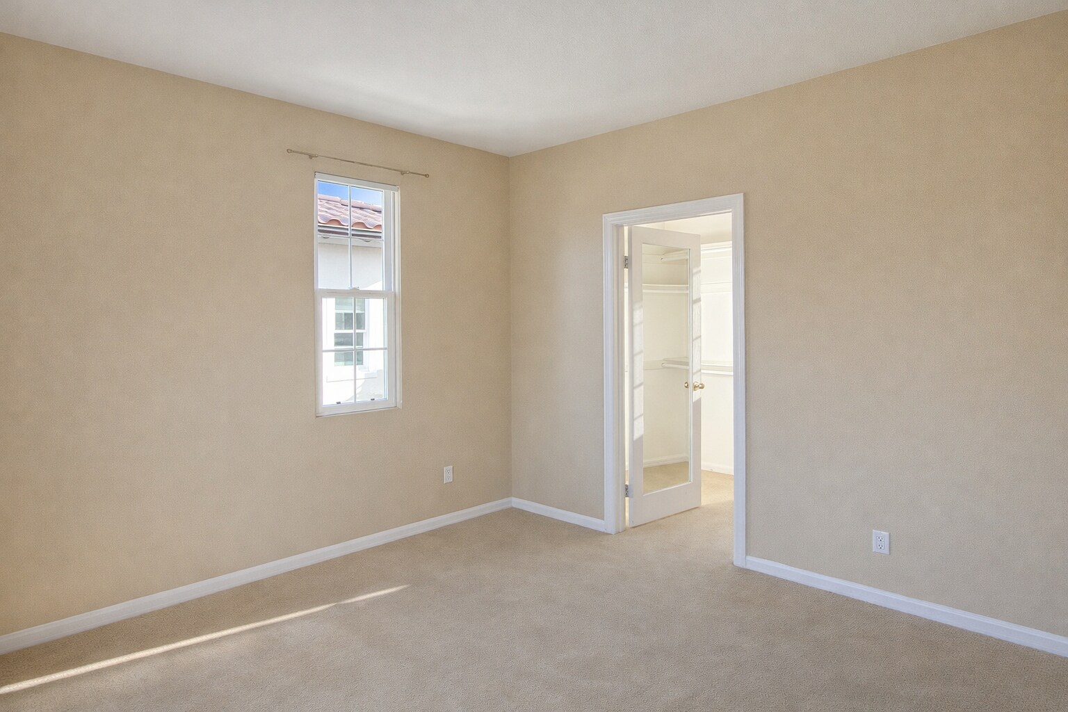 Building Photo - 27014 Carmelita Dr