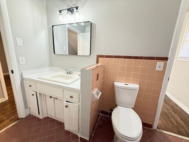 Building Photo - Renovated Multi-Story Brick House in East Nashville - Fenced in Yard