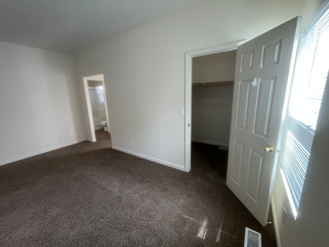 Building Photo - Beautiful 3 Bed, 2 Bath Home with 2-Car Garage in Desirable Sparks Neighborhood