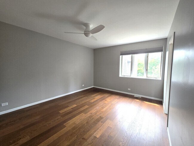 Building Photo - 1111 S Waukegan Rd