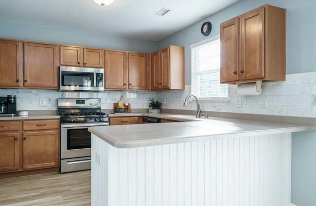 Building Photo - 116 Willow Ridge Dr