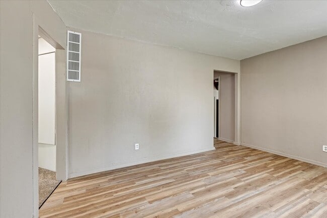 Building Photo - 1536 SW 52nd St