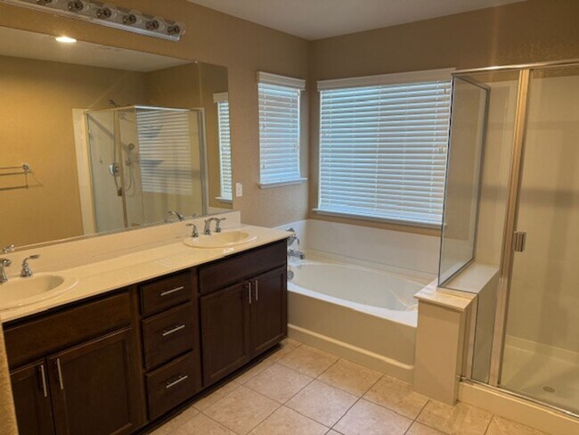 Building Photo - Wonderful North Village home with no rear ...