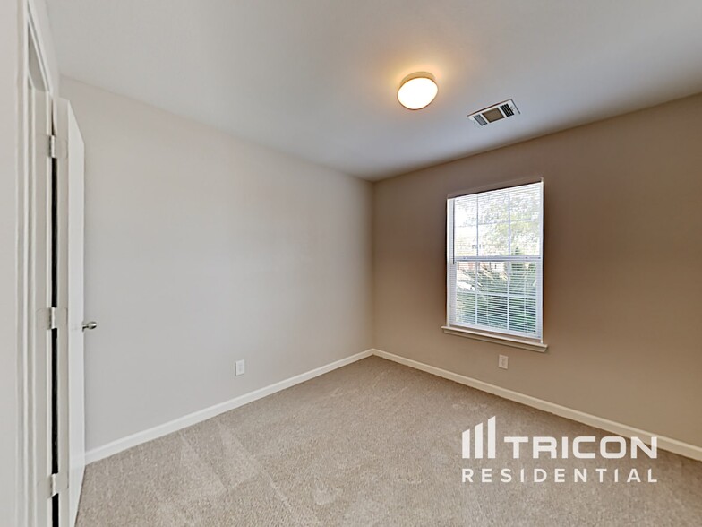 Building Photo - 1711 Coxwold Ct