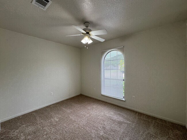 Building Photo - 208 W Blancas Dr
