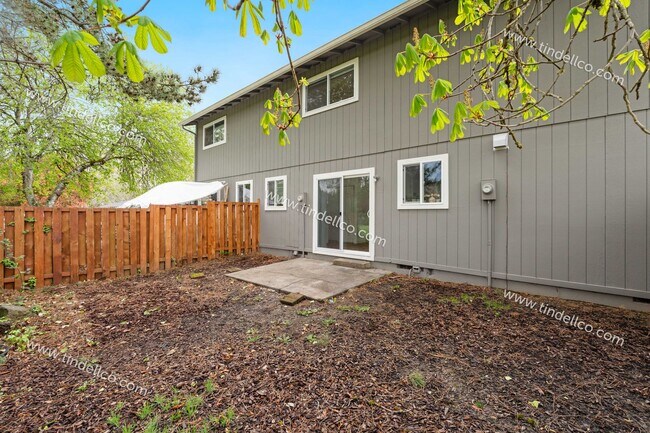 Building Photo - 17324 SW Merlo Rd