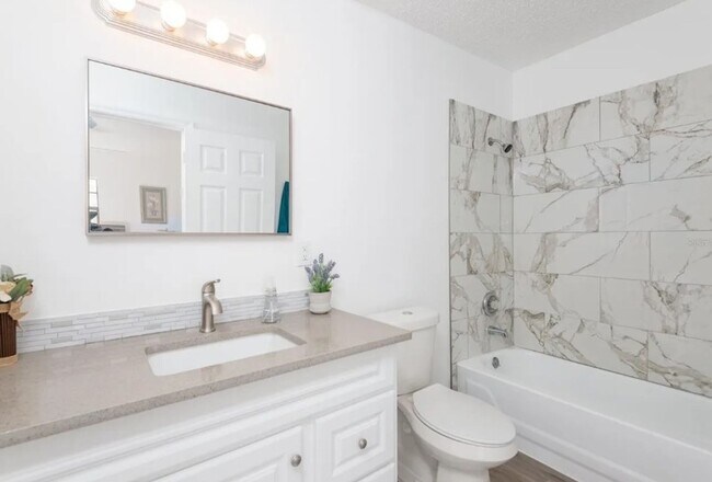 Building Photo - Housing Voucher Accepted: Charming 3-Bedro...