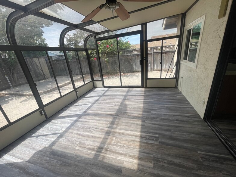 Building Photo - 378 Bay Leaf Dr