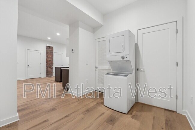 Building Photo - 750 Cascade Pl SW