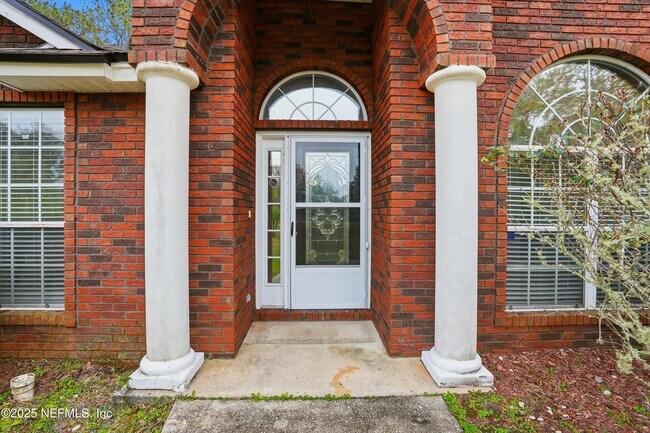 Building Photo - 2810 Sweetholly Dr