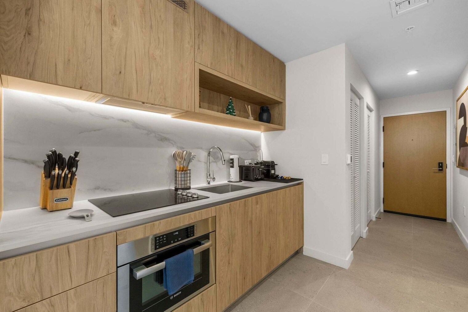 Building Photo - 11 NE 6th St