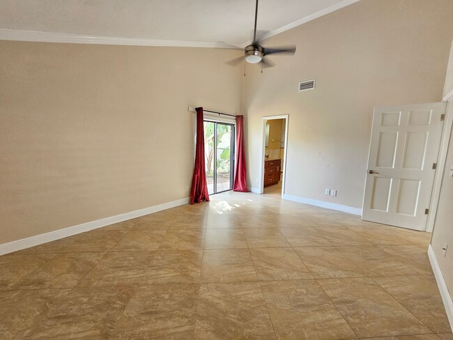 Building Photo - 3 bedroom 2 bath furnished & remodeled hom...