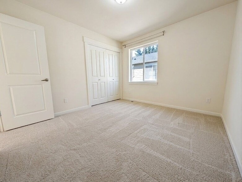 Building Photo - 18200 NE 110th St