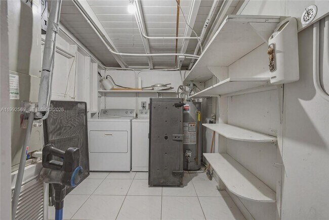 Building Photo - 3825 SW 33rd St