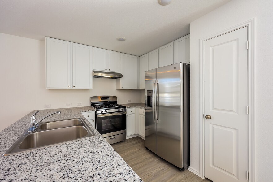 Building Photo - 14722 Saw Ml