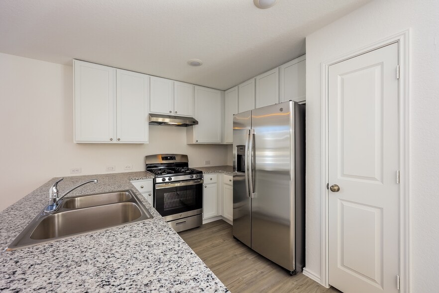 Building Photo - 14730 Saw Ml