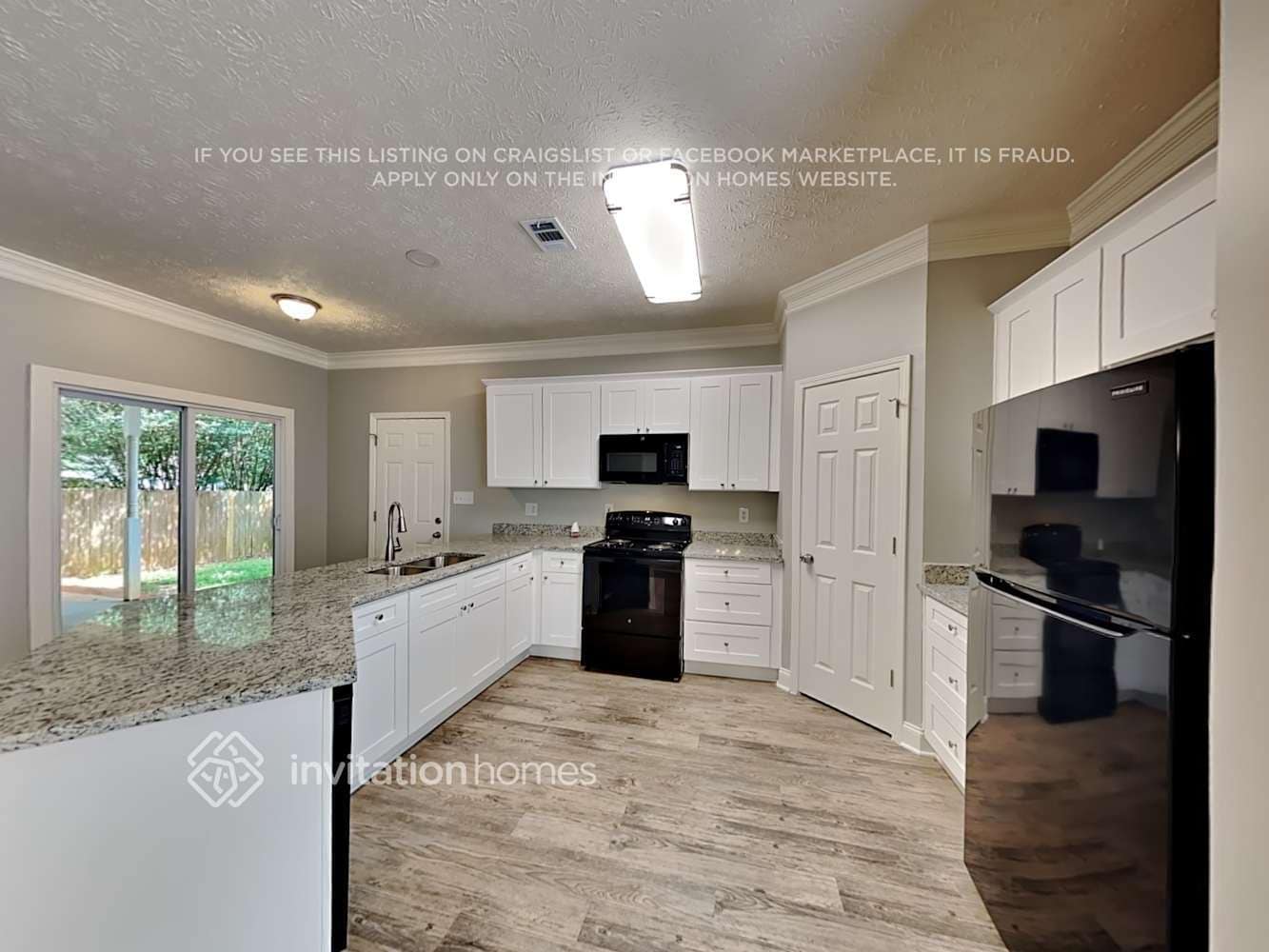 Building Photo - 2015 Towne Park Dr