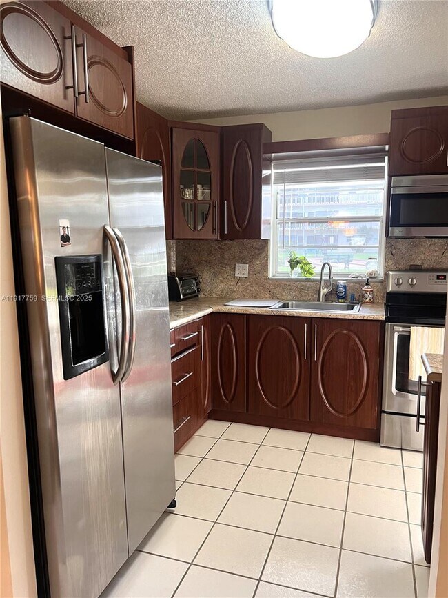 Building Photo - 5300 Washington St