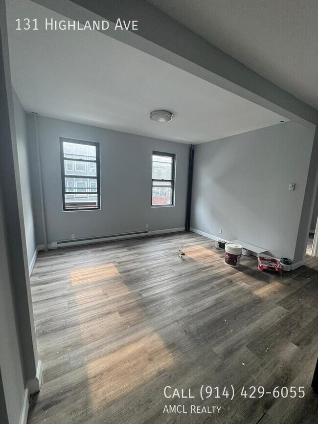 Building Photo - 131 Highland Ave