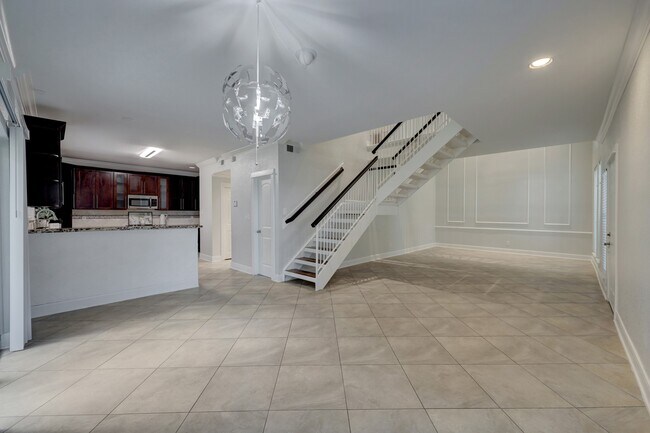 Building Photo - 1115 Augusta Dr