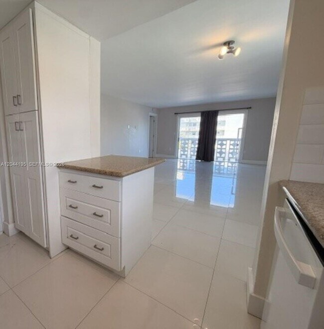 Building Photo - 4141 Nautilus Dr