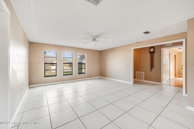 Building Photo - 115 Angelo Rd SE