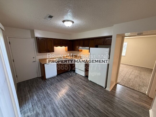 Building Photo - 8676 Tervada Dr