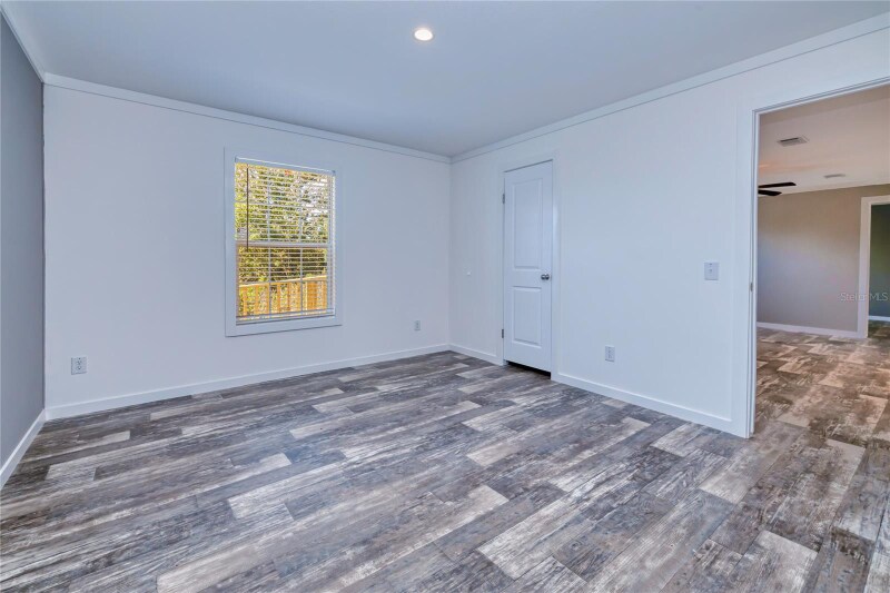 Building Photo - 6720 Villaview Dr