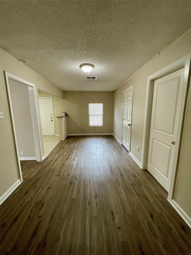 Building Photo - 6144 Doulton Dr