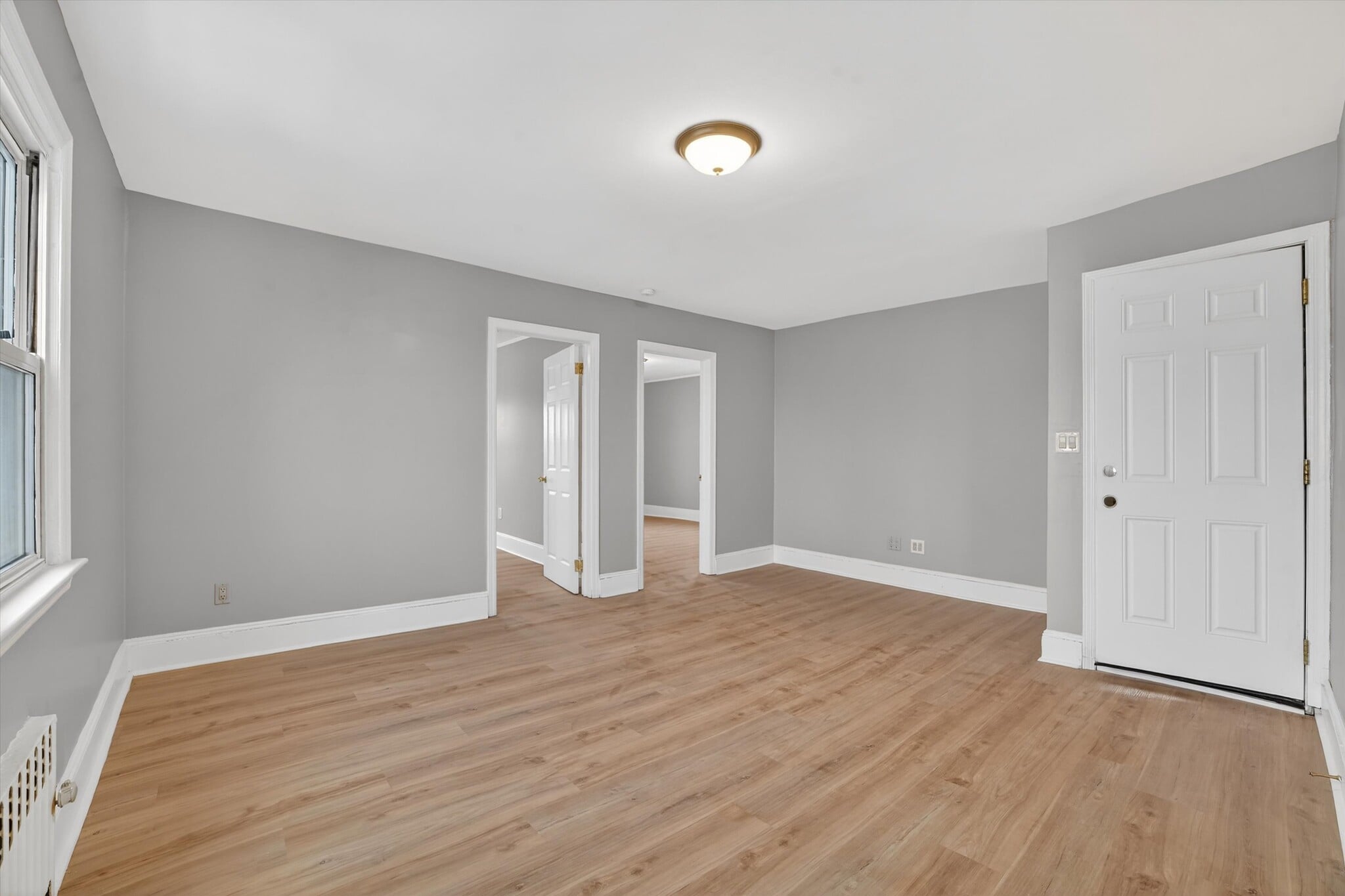 Living area/ Unit entrance - 4 Amackassin Ter