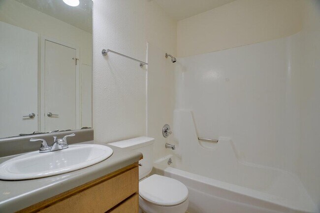 Building Photo - 7100 Barnsdale Way