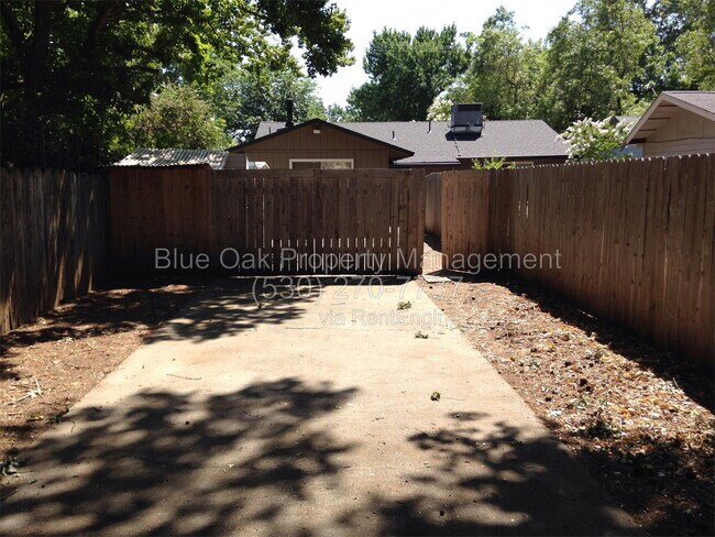 Building Photo - 1731 Normal Ave