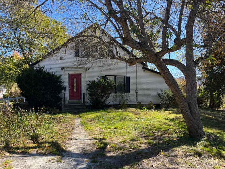 Building Photo - 1087 N Hoosac Rd