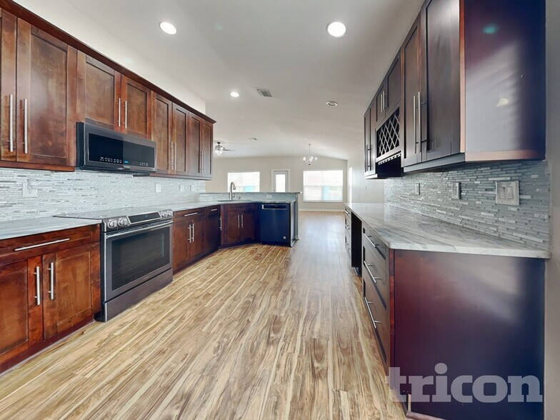 Building Photo - 14214 Edinburgh Moor Dr