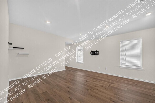 Building Photo - 6111 Shearwater Rd