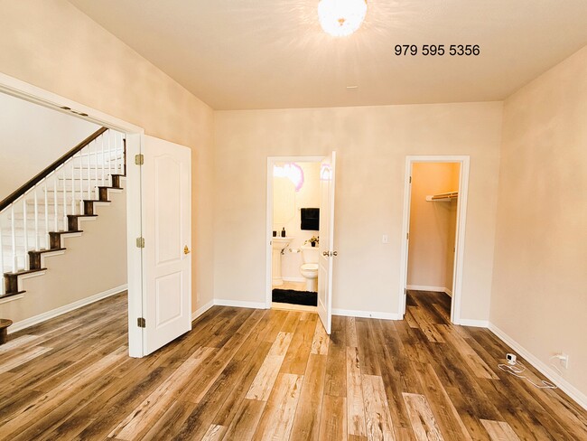 Building Photo - 8504 Young Ln