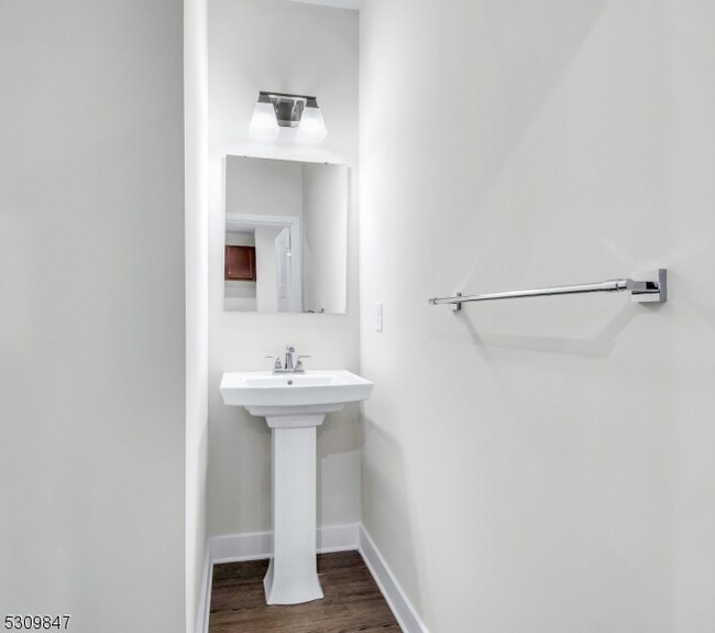 Building Photo - 7 Peckwell St