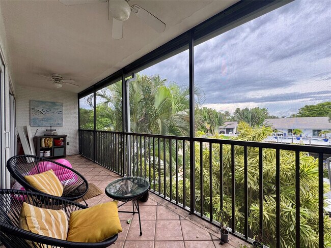 Building Photo - 2801 NE 33rd Ct