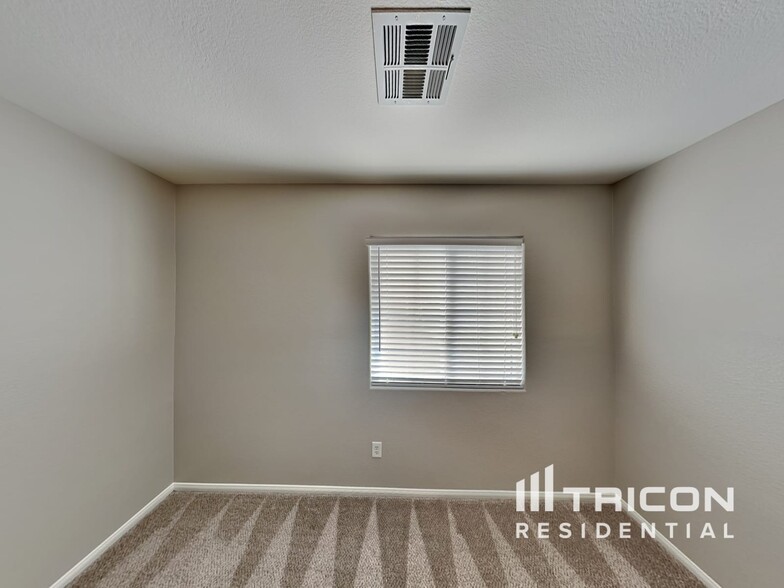Building Photo - 4940 Naff Ridge Dr