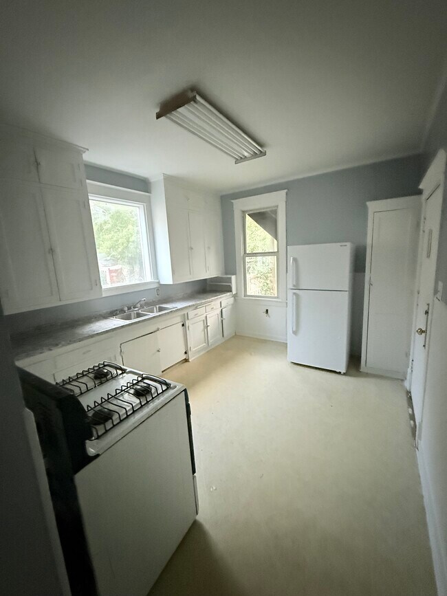 Building Photo - 2315 N Bigelow St