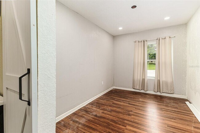 Building Photo - 5680 Durrance Rd