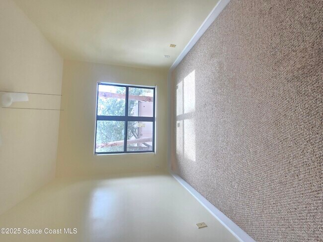 Building Photo - 6470 Borasco Dr